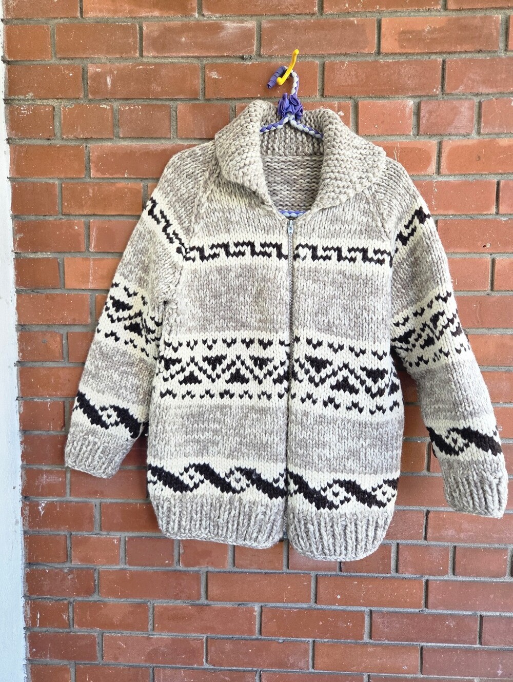 Vintage 1960s/70s Hand Knit Cowichan Style Wool Sweater Cardigan Talon Zip women